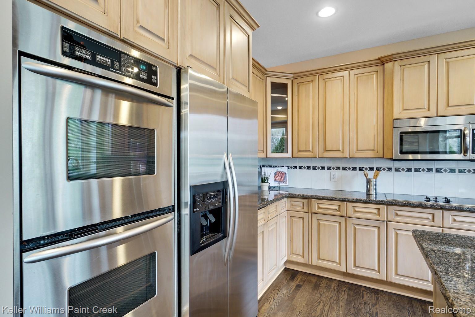 3473 Moceri Court Rochester, MI 48306 - Photo 28 of 58 Stainless steel appliances are chef's quality