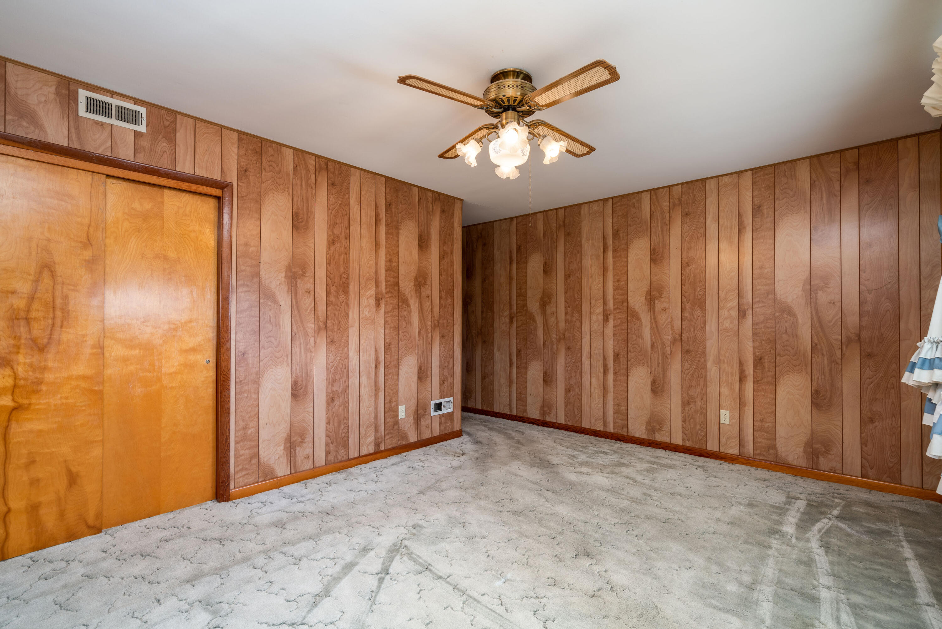 107 Dickson Road Kingsport, TN 37660 - Photo 29 of 44 DSC02126-Edit