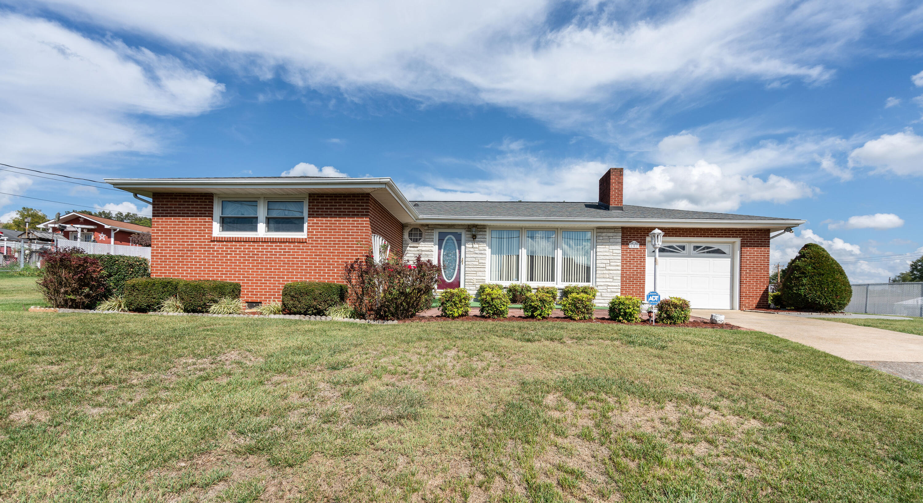 107 Dickson Road Kingsport, TN 37660 - Photo 6 of 44 DSC01995-Edit