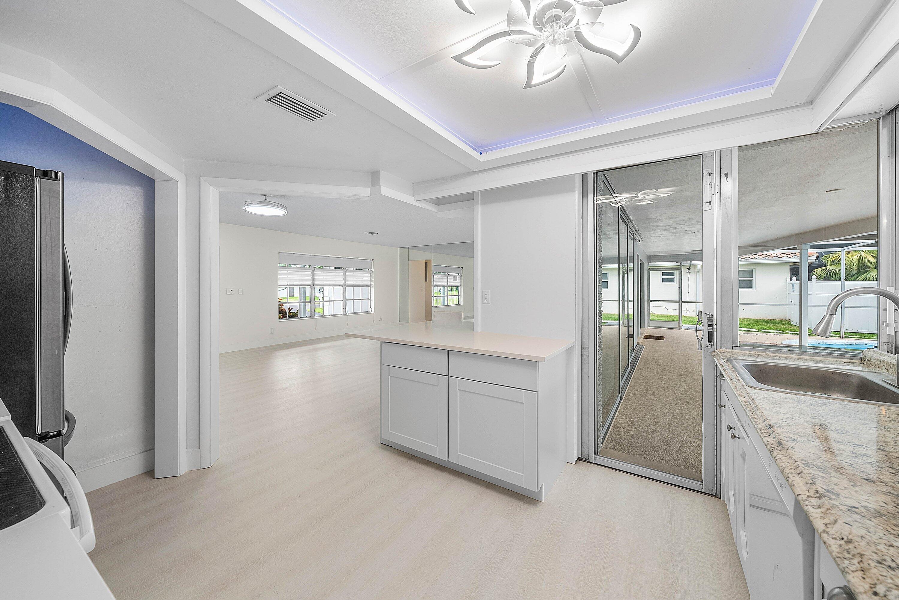 262 Northeast 24th Court Boca Raton, FL 33431 - Photo 16 of 51 262 NE 24th Court (12)