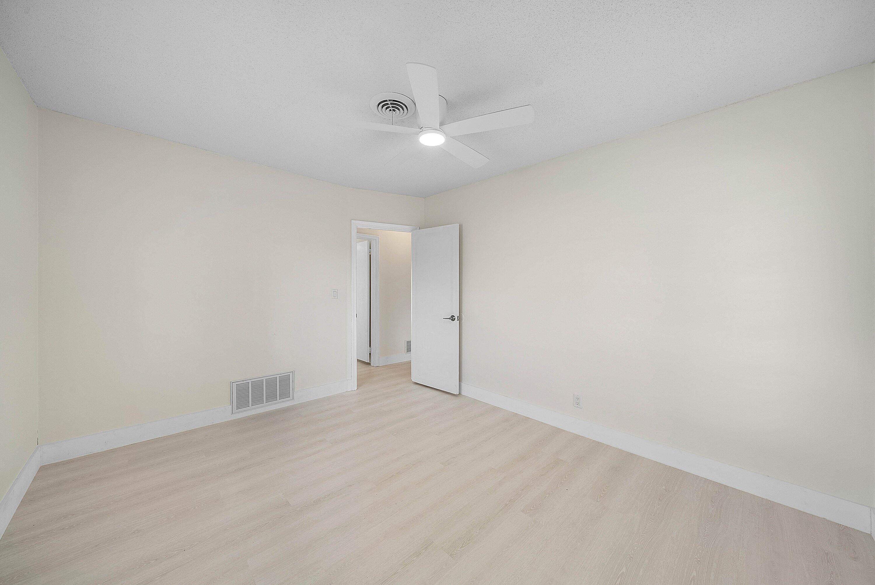 262 Northeast 24th Court Boca Raton, FL 33431 - Photo 19 of 51 262 NE 24th Court (17)