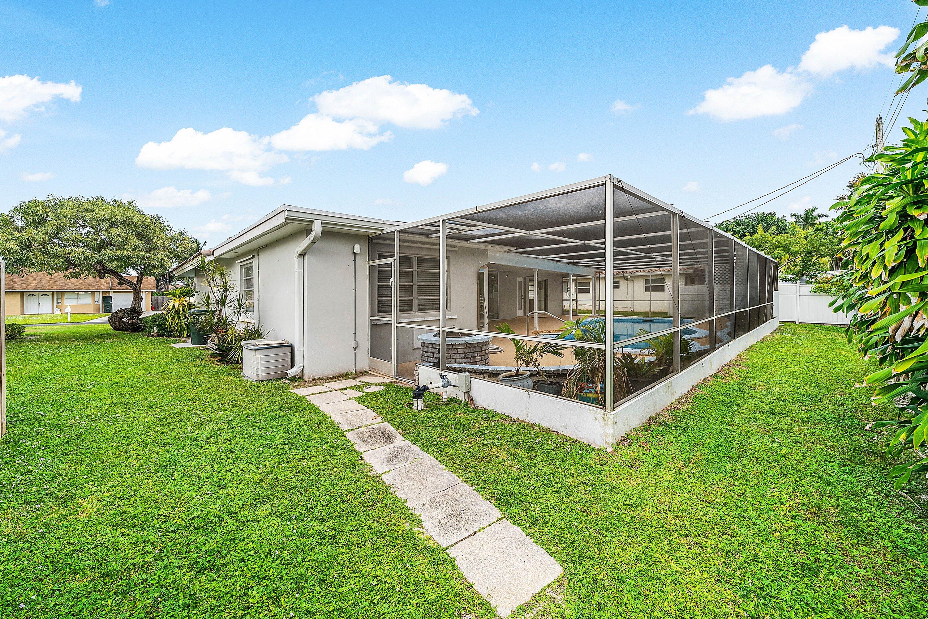 262 Northeast 24th Court Boca Raton, FL 33431 - Photo 30 of 51 262 NE 24th Court (36)