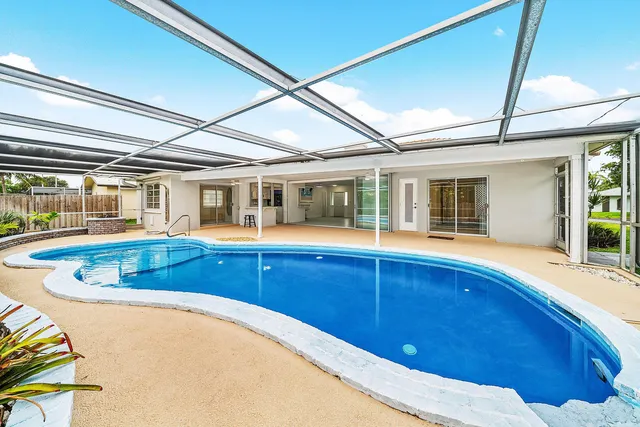 $774,900 | 262 Northeast 24th Court, Boca Raton, FL 33431