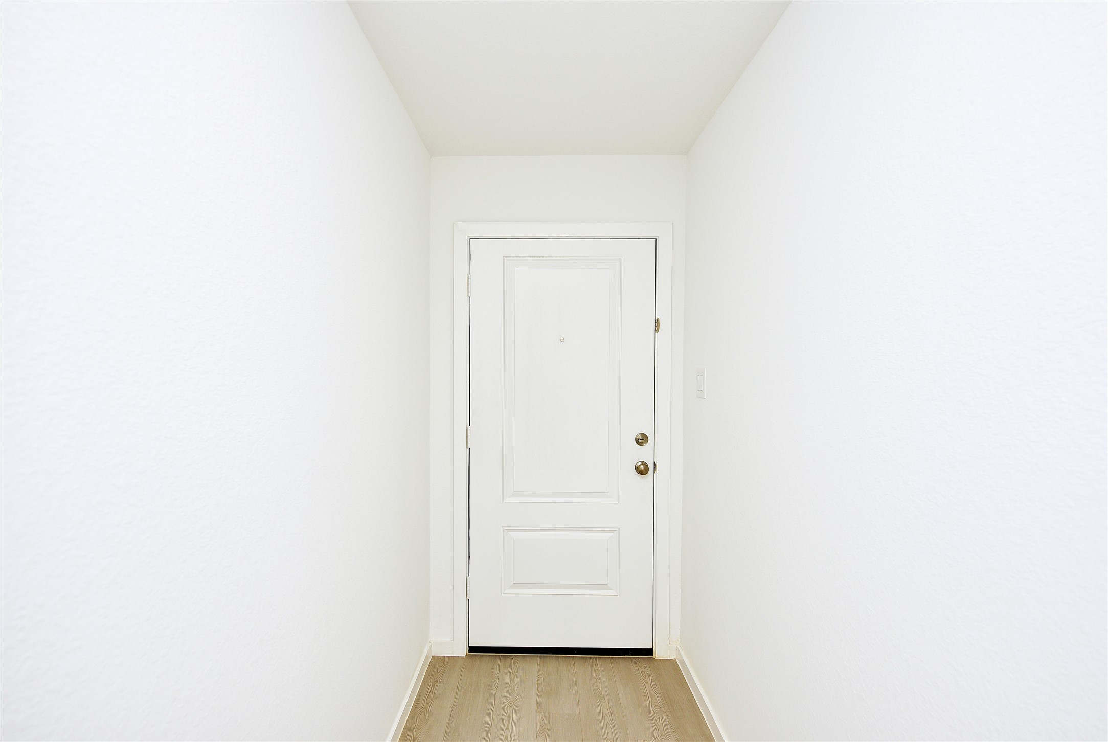 10218 Prairie Dunes Lane Cleveland, TX 77327 - Photo 4 of 32 a view of a hallway