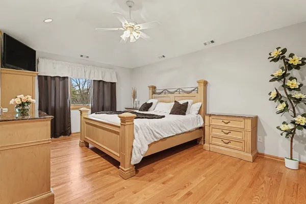 $1,399,999 | 2975 Glenview Road, Glenview, IL 60025