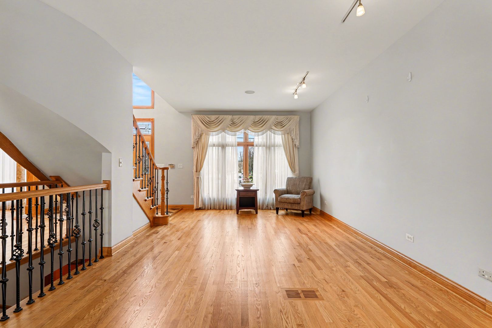 2975 Glenview Road Glenview, IL 60025 - Photo 6 of 60