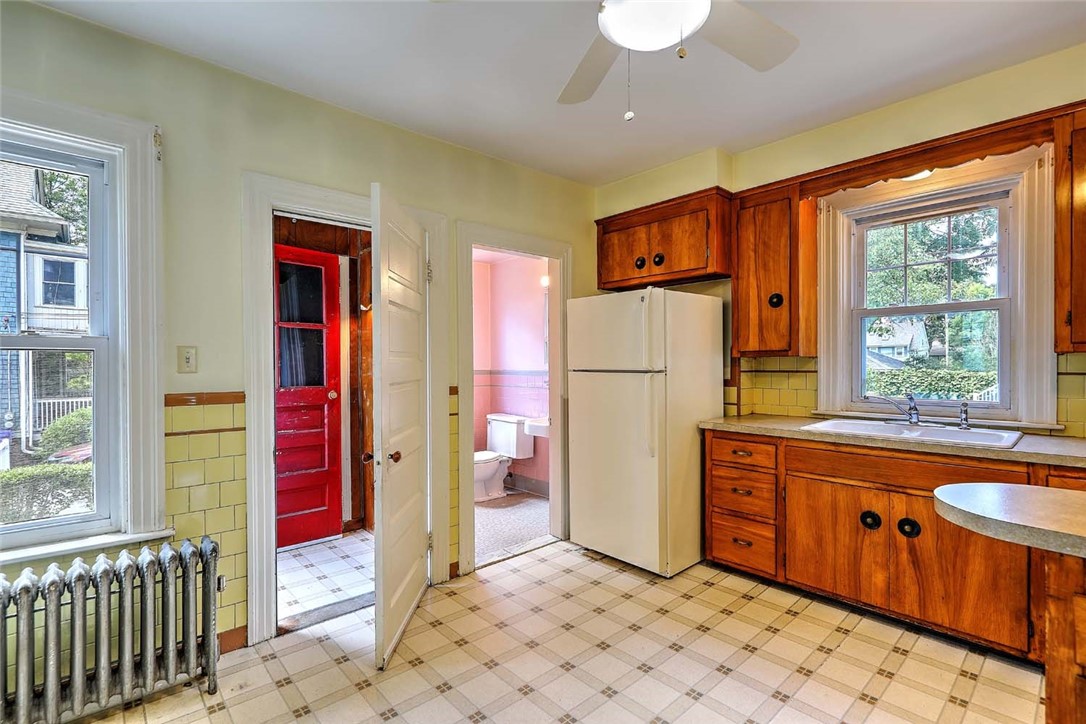 20 Summit Avenue Providence, RI 02906 - Photo 19 of 40