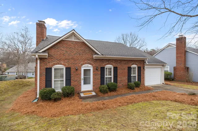 $385,000 | 2704 Hillmont Drive, Charlotte, NC 28226