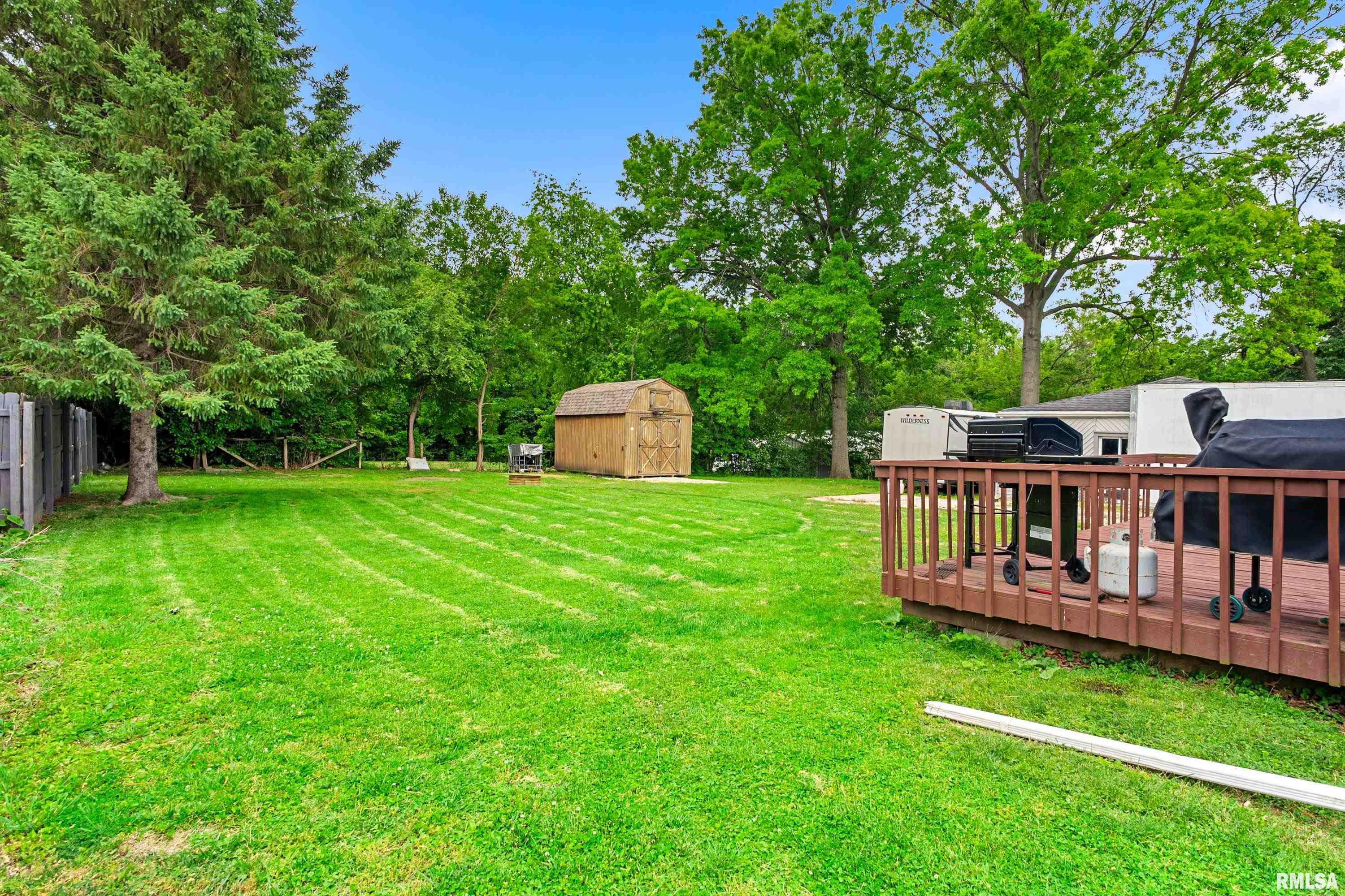403 Edgewood Court Washington, IL 61571 - Photo 6 of 33