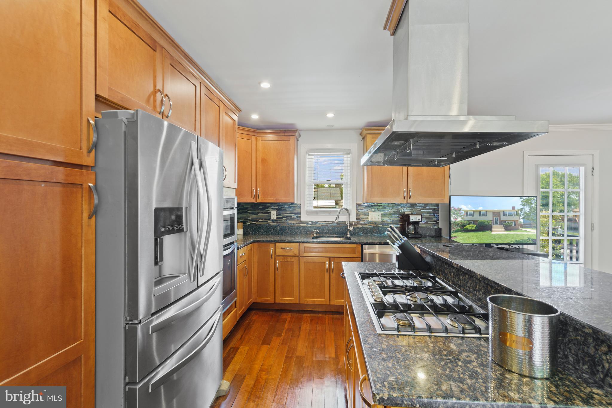 3316 Randall Road Suitland, MD 20746 - Photo 4 of 21 Kitchen w/Custom Hard Wood Cabinets & Granite