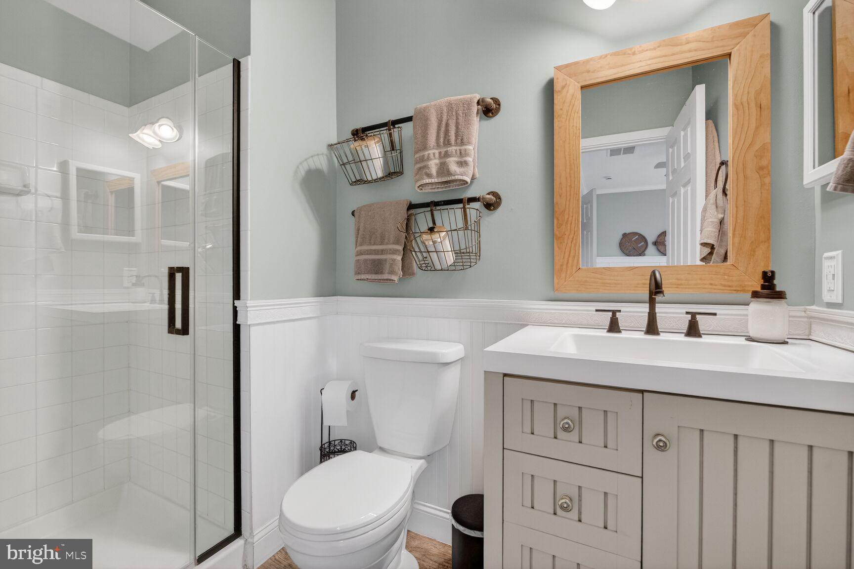 18152 Mill House Square Leesburg, VA 20176 - Photo 12 of 21 master bath