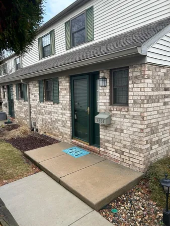 $215,000 | 3851 Greenleaf Circle, Kalamazoo, MI 49008