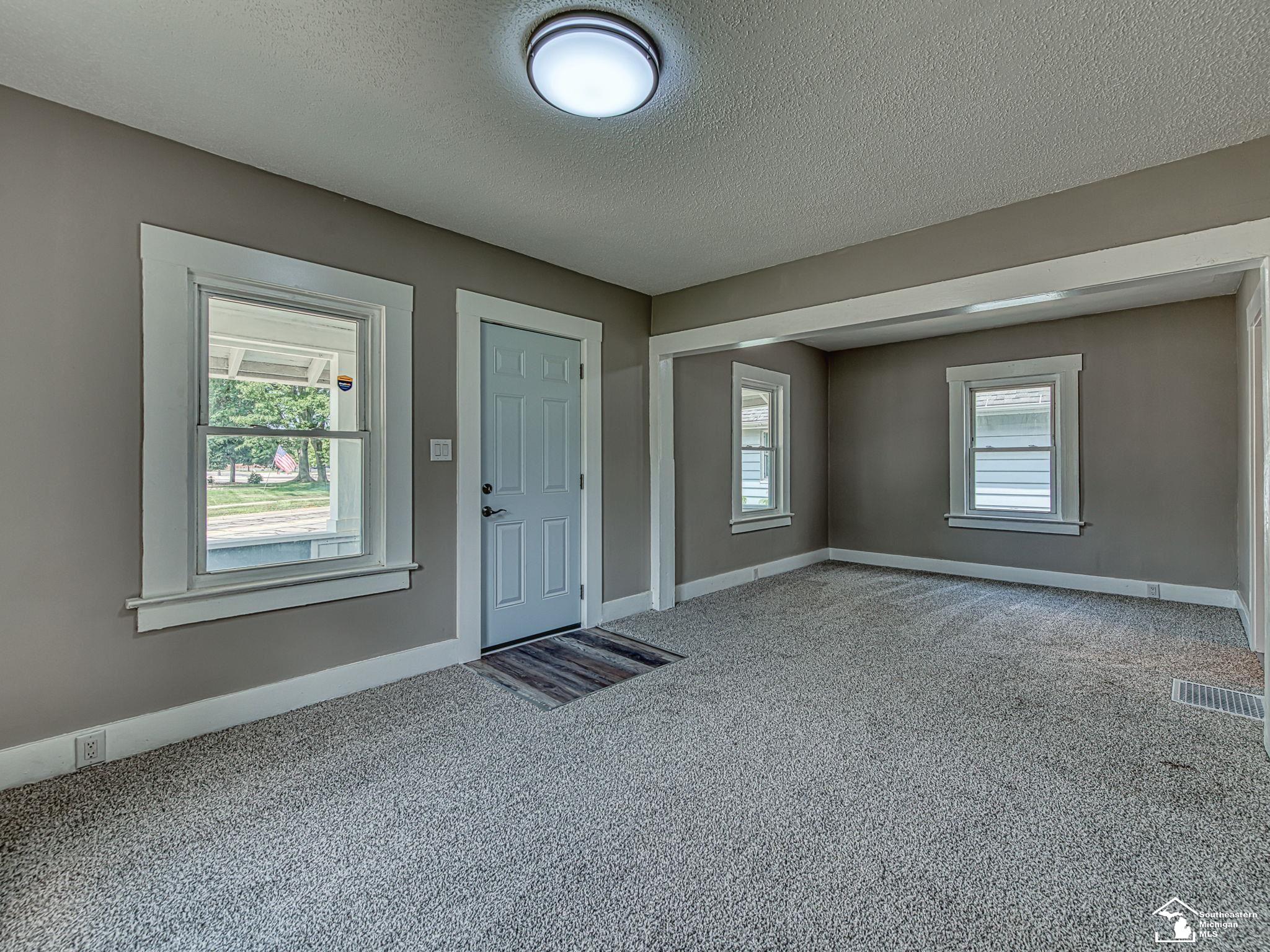 1105 Clinton Road Jackson, MI 49202 - Photo 4 of 27