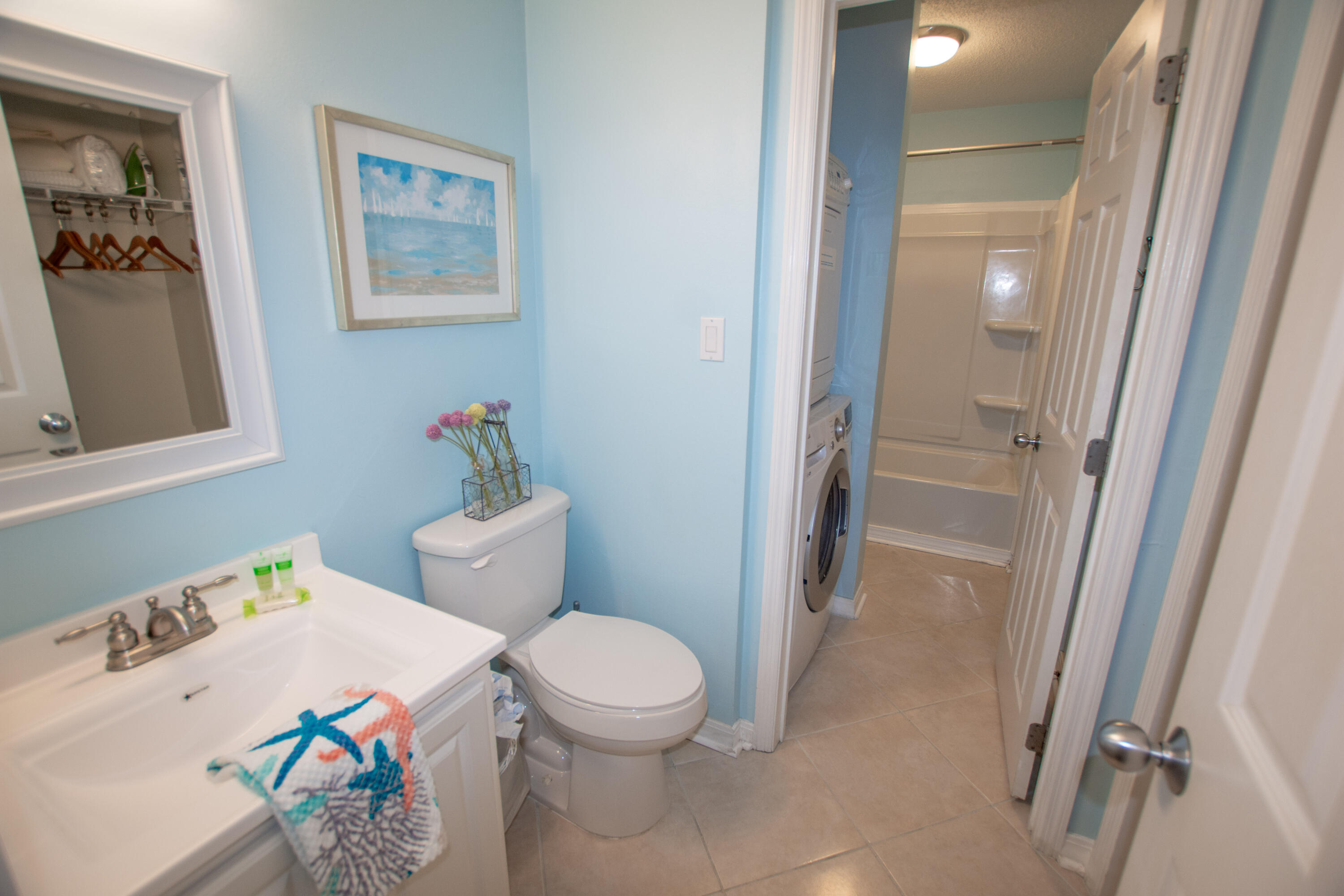 376 Santa Rosa Boulevard, Unit 507 Fort Walton Beach, FL 32548 - Photo 22 of 32 a bathroom with a sink and a toilet