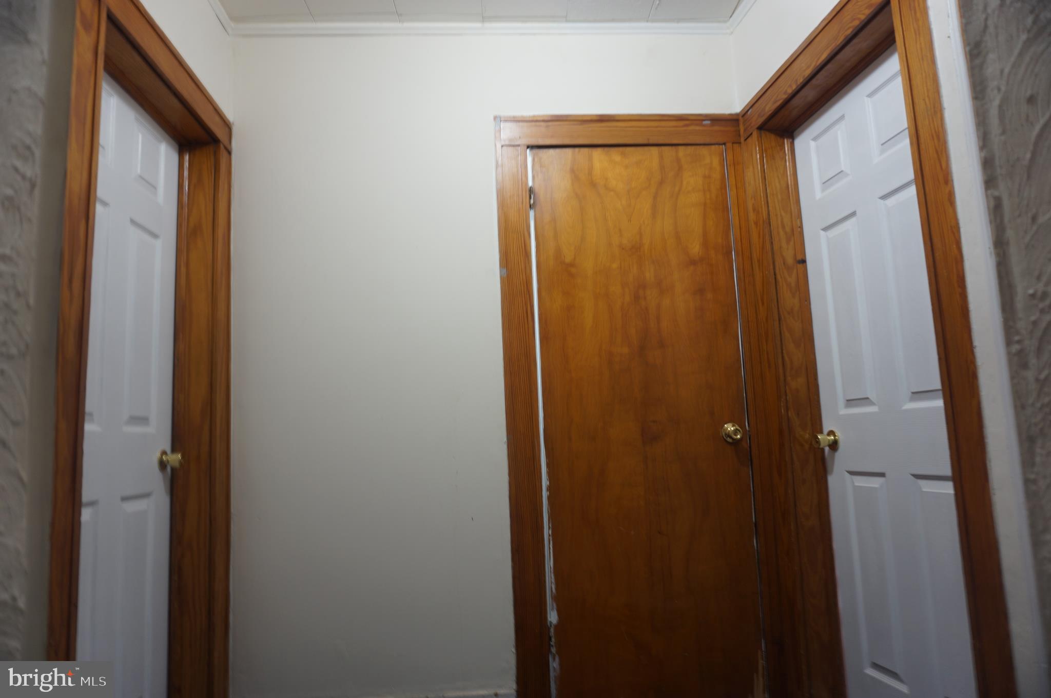 6401 Clearspring Road Baltimore, MD 21212 - Photo 16 of 23 Upstairs Hallway