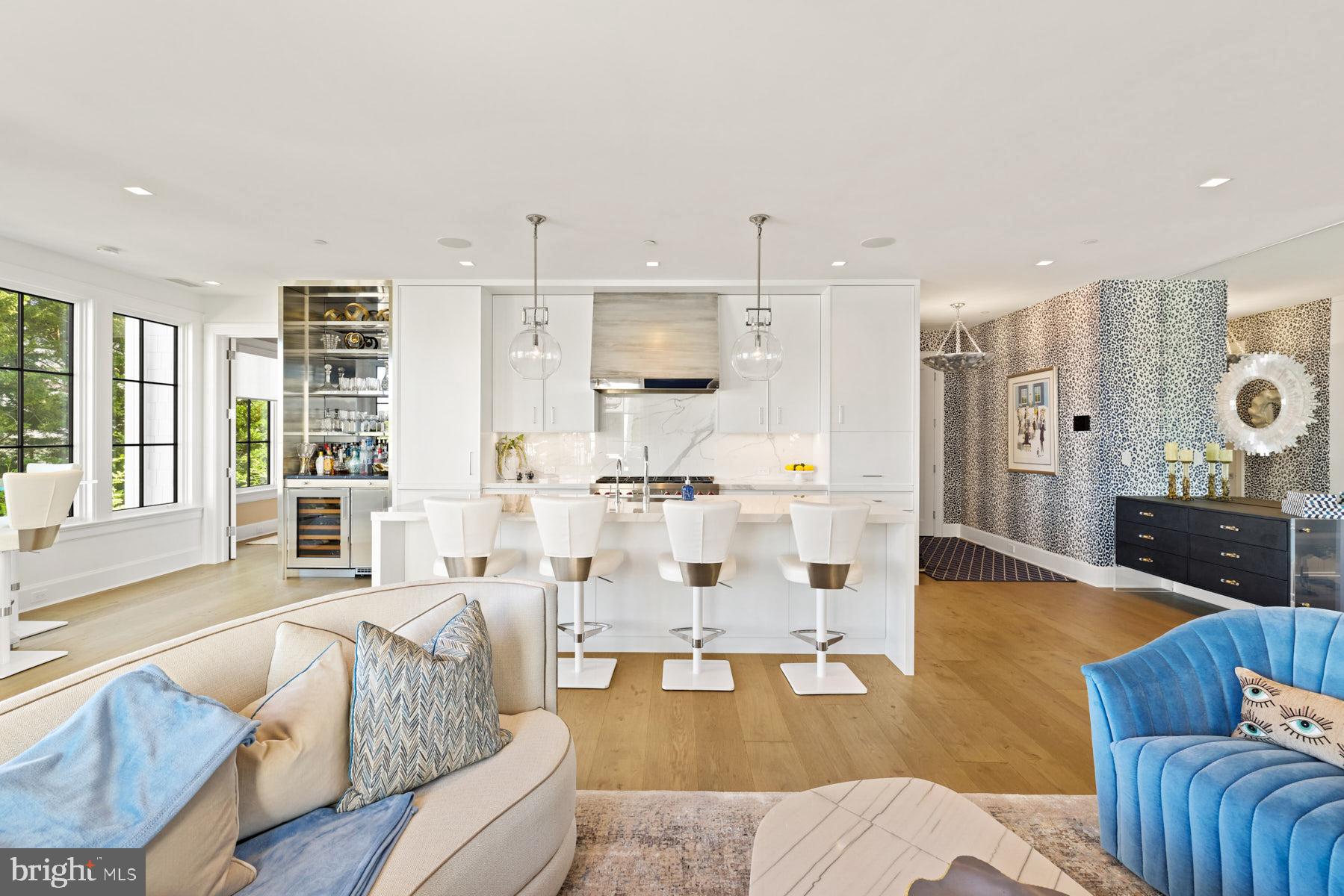 289 State Street, Unit 4 Annapolis, MD 21403 - Photo 8 of 45 Chef's kitchen with huge island