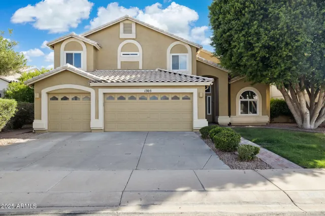 $1,064,000 | 1305 West Lobster Trap Drive, Gilbert, AZ 85233
