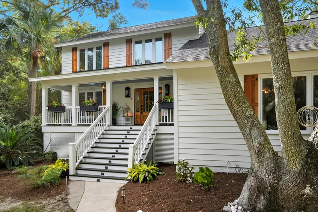 $2,445,000 | 23 Edgewater Alley, Isle of Palms, SC 29451