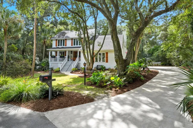 $2,445,000 | 23 Edgewater Alley, Isle of Palms, SC 29451