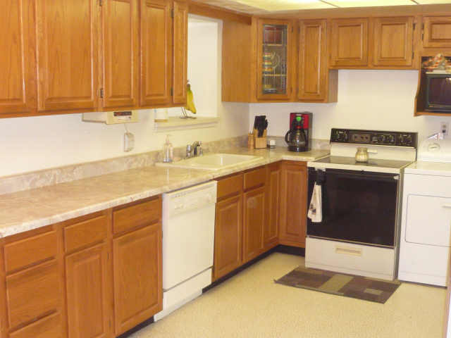 1040 West Elna Rae Street Tempe, AZ 85281 - Photo 3 of 5 Elna Rae Kitchen