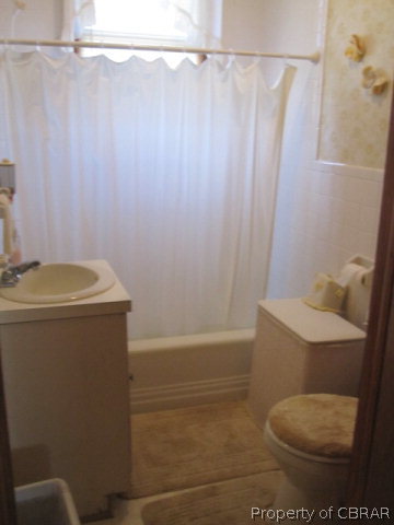 2612 Twiggs Ferry Road Hartfield, VA 23071 - Photo 8 of 12 Bath