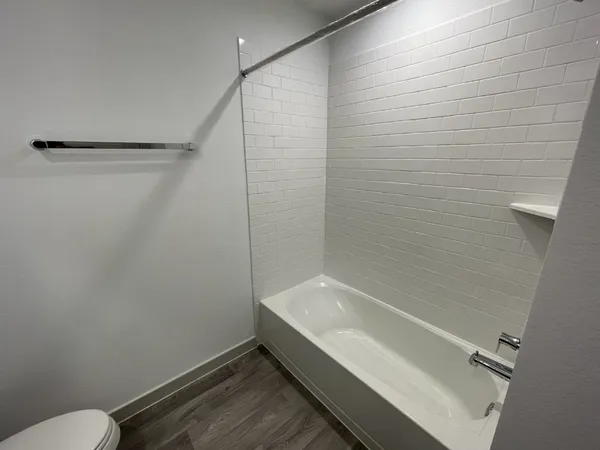 $2,100 | 618 Hidden Brk Drive, Baytown, TX 77523
