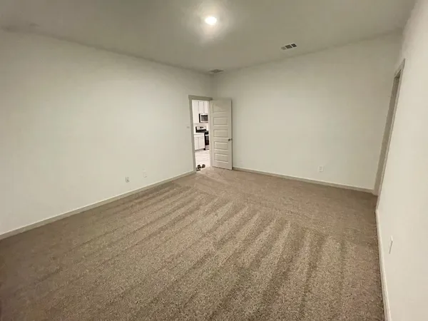$2,100 | 618 Hidden Brk Drive, Baytown, TX 77523