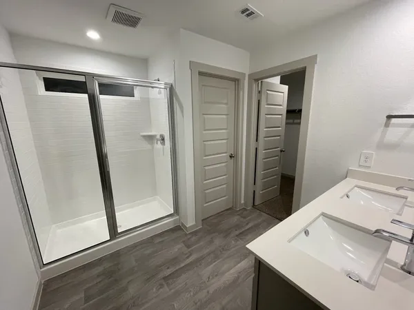 $2,100 | 618 Hidden Brk Drive, Baytown, TX 77523