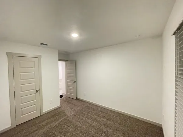 $2,100 | 618 Hidden Brk Drive, Baytown, TX 77523