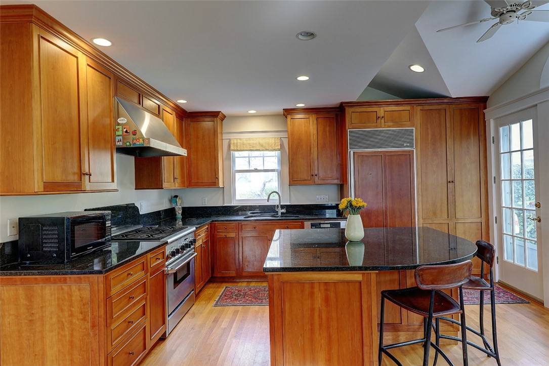 60 Bluff Road Barrington, RI 02806 - Photo 16 of 47