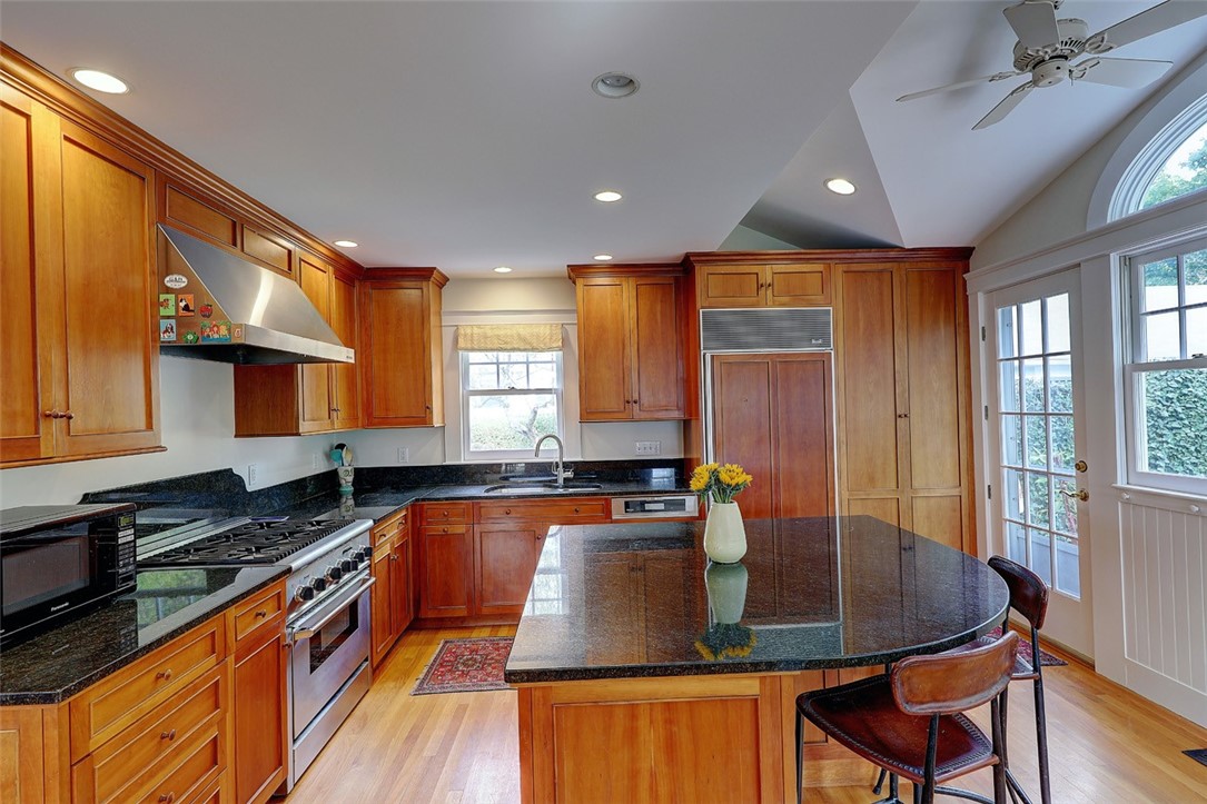 60 Bluff Road Barrington, RI 02806 - Photo 18 of 47