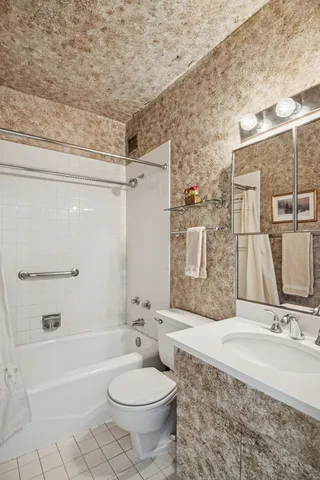 $469,000 | 3200 North Lake Shore Drive, Unit 2701, Chicago, IL 60657