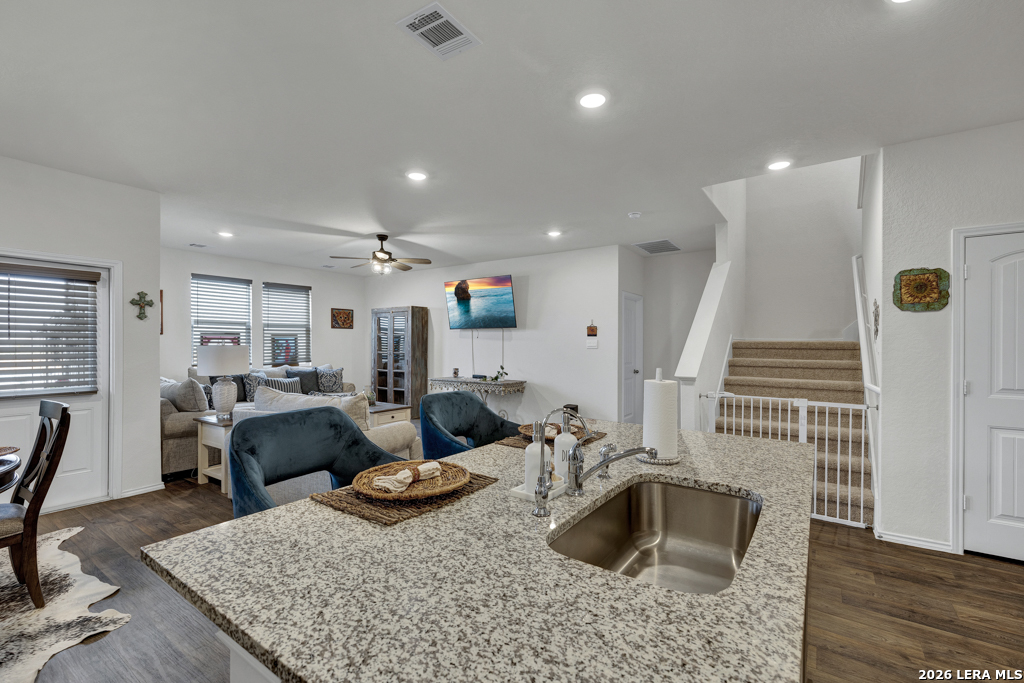 437 Signe Seguin, TX 78155 - Photo 8 of 27 Gallery Image 8