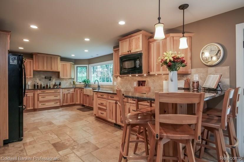 111 Manor Road Bloomfield Hills, MI 48304 - Photo 18 of 65 017-1234029-mls.jpg