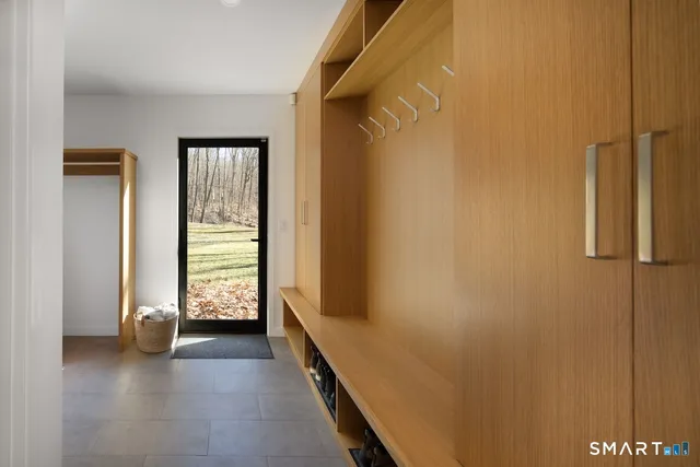 $2,585,000 | 9 Overlook Drive, Salisbury, CT 06039