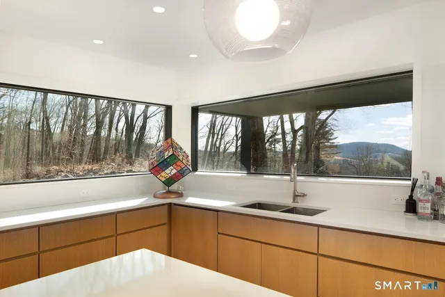 $2,585,000 | 9 Overlook Drive, Salisbury, CT 06039