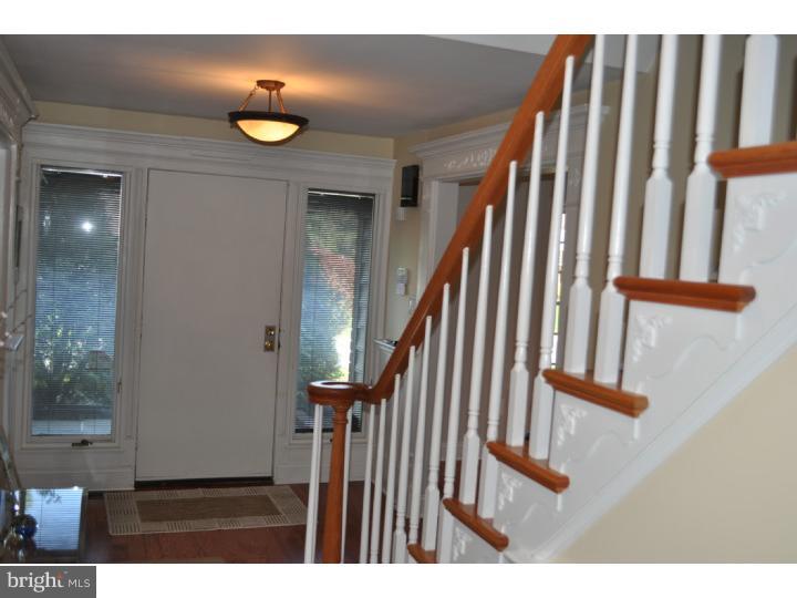 1727 Farmview Road Ambler, PA 19002 - Photo 4 of 19 Foyer