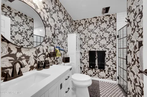 $459,900 | 67 Farnworth Close, Unit 1000, Freehold, NJ 07728