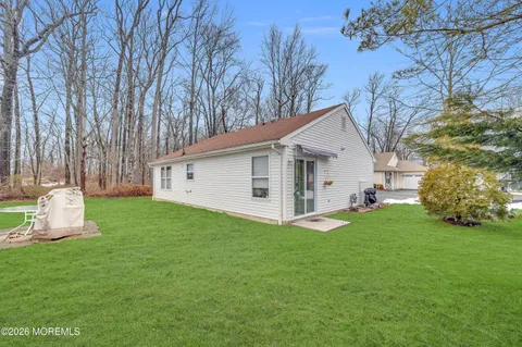 $459,900 | 67 Farnworth Close, Unit 1000, Freehold, NJ 07728