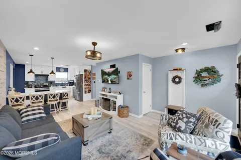 $459,900 | 67 Farnworth Close, Unit 1000, Freehold, NJ 07728