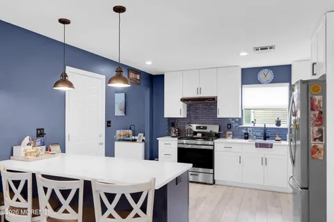 $459,900 | 67 Farnworth Close, Unit 1000, Freehold, NJ 07728