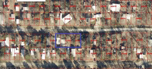 a view of entryway with outdoor area