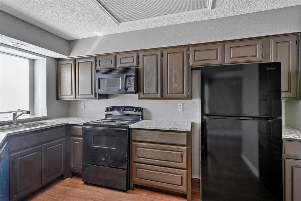 804 Custer Street Arlington, TX 76014 - Photo 10 of 21