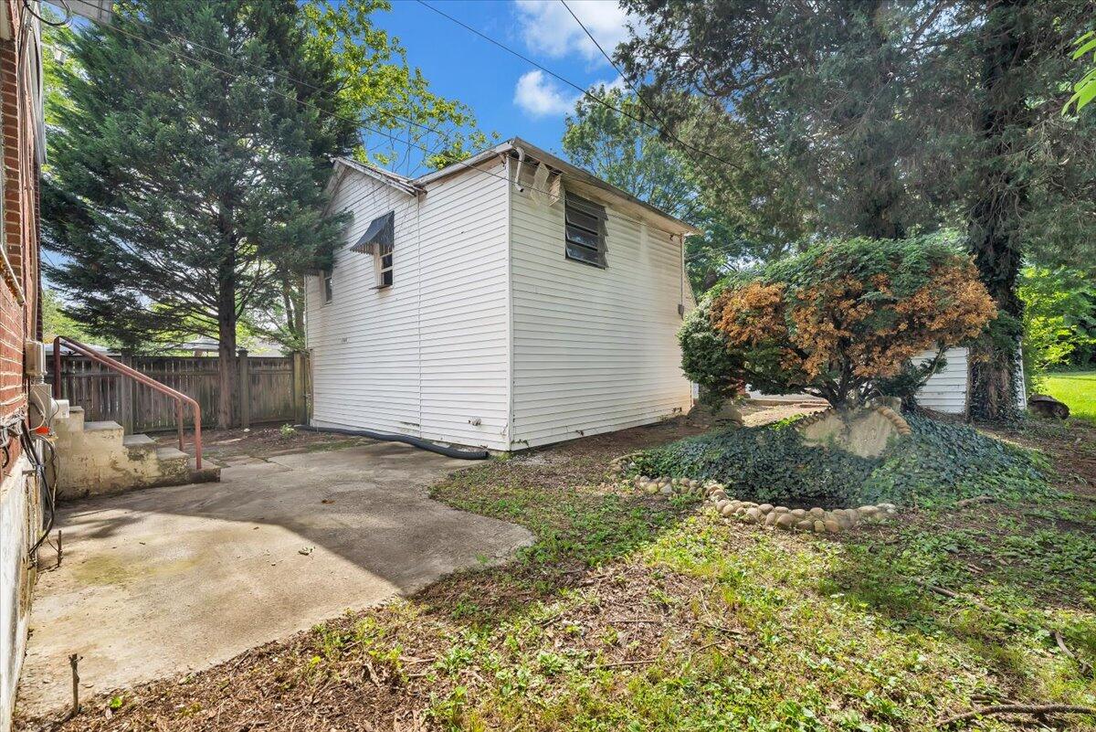 1940 Avon Road Southwest, Unit 1942 Roanoke, VA 24015 - Photo 23 of 40 23-MIB00411
