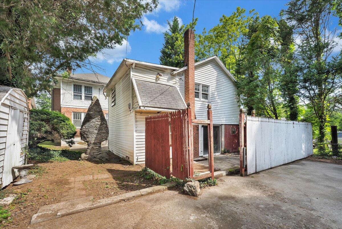 1940 Avon Road Southwest, Unit 1942 Roanoke, VA 24015 - Photo 36 of 40 36-MIB00450