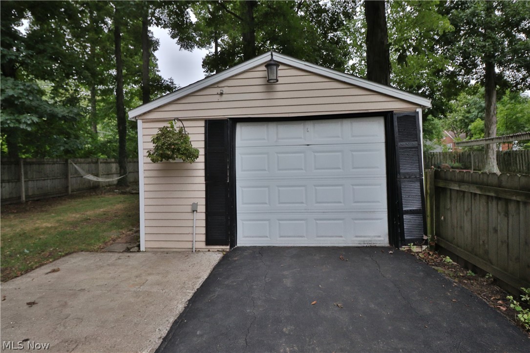 1091 Churchill Road Lyndhurst, OH 44124 - Photo 23 of 23 Gallery Image 23