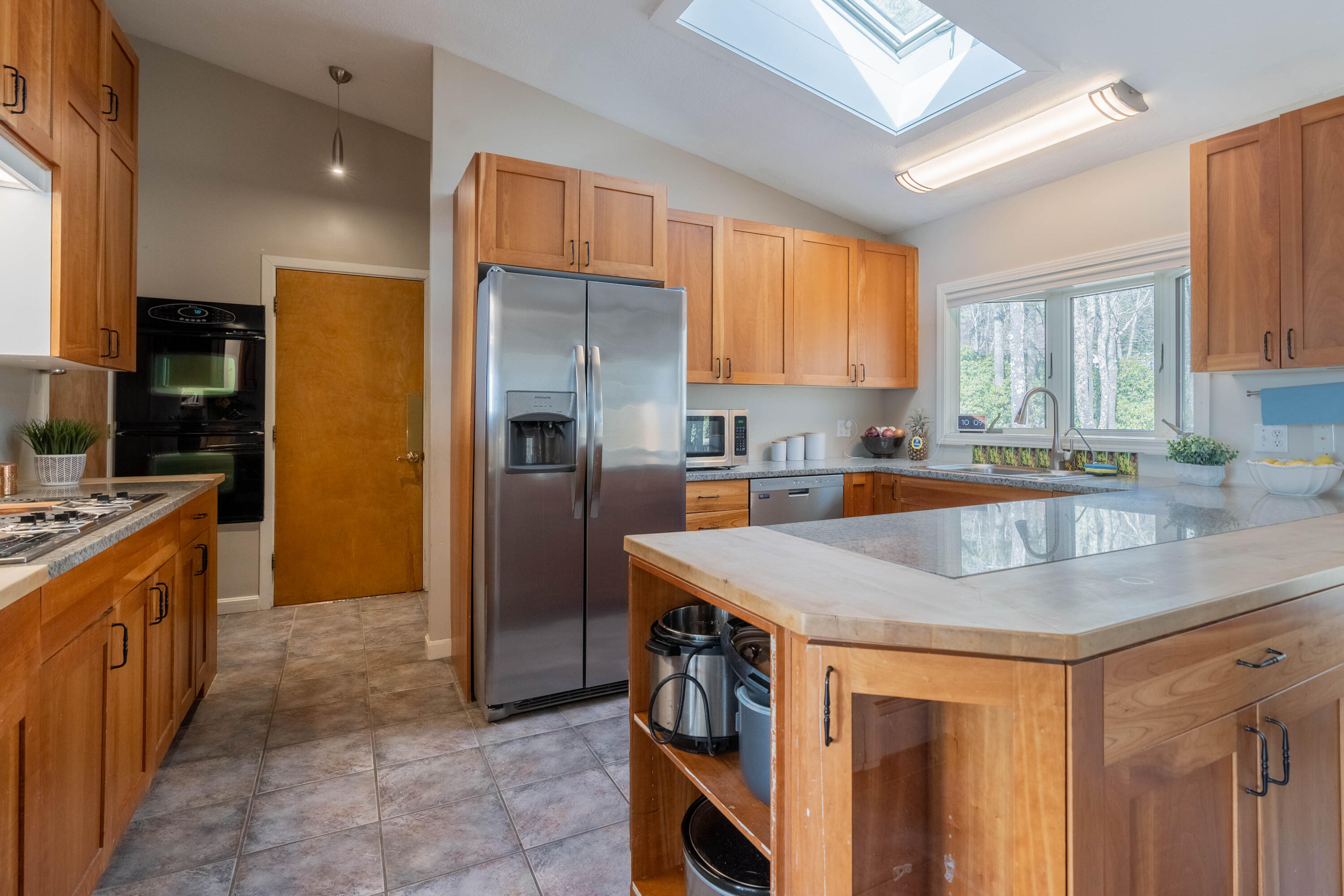 11 Ledge Road Cumberland Foreside, ME 04110 - Photo 27 of 57 11 Ledge Road_Kitchen