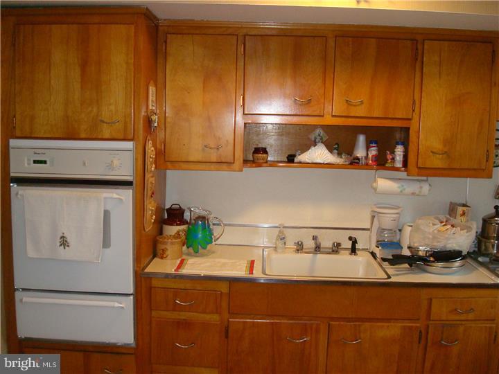 4 Thoreau Road Hamilton, NJ 08690 - Photo 3 of 17 Kitchen