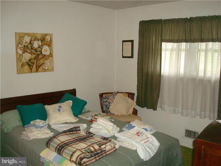 4 Thoreau Road Hamilton, NJ 08690 - Photo 7 of 17 Bedroom - Main
