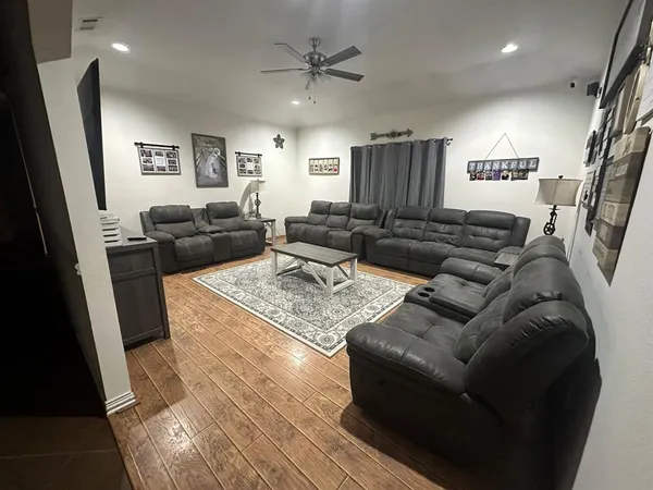 $419,990 | 201 Oak Street, Eustace, TX 75124